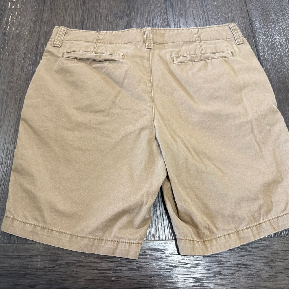 Old Navy Men's Khaki Shorts - Picture 2 of 3